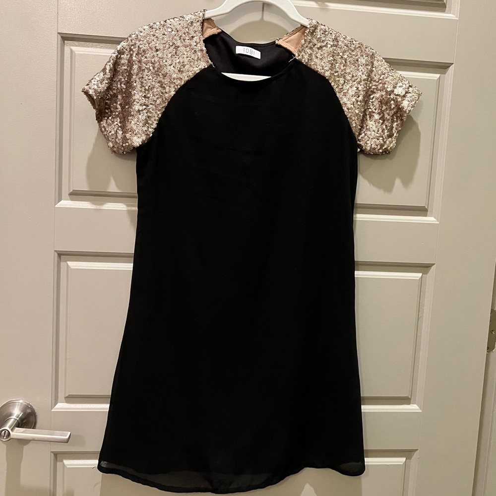 Like New Tobi Gold Sequin Dress